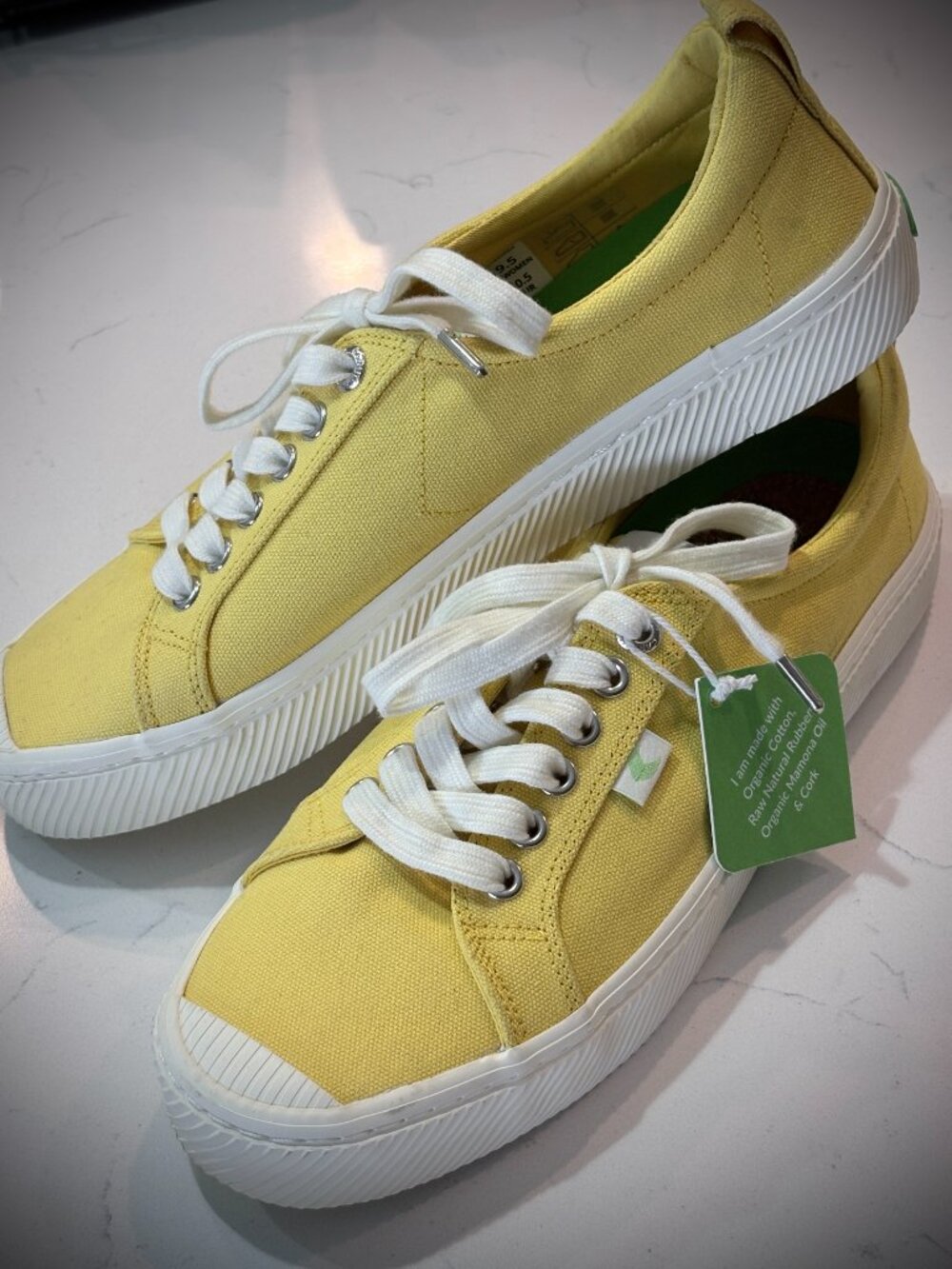 Cariuma *NEW* with tags!
